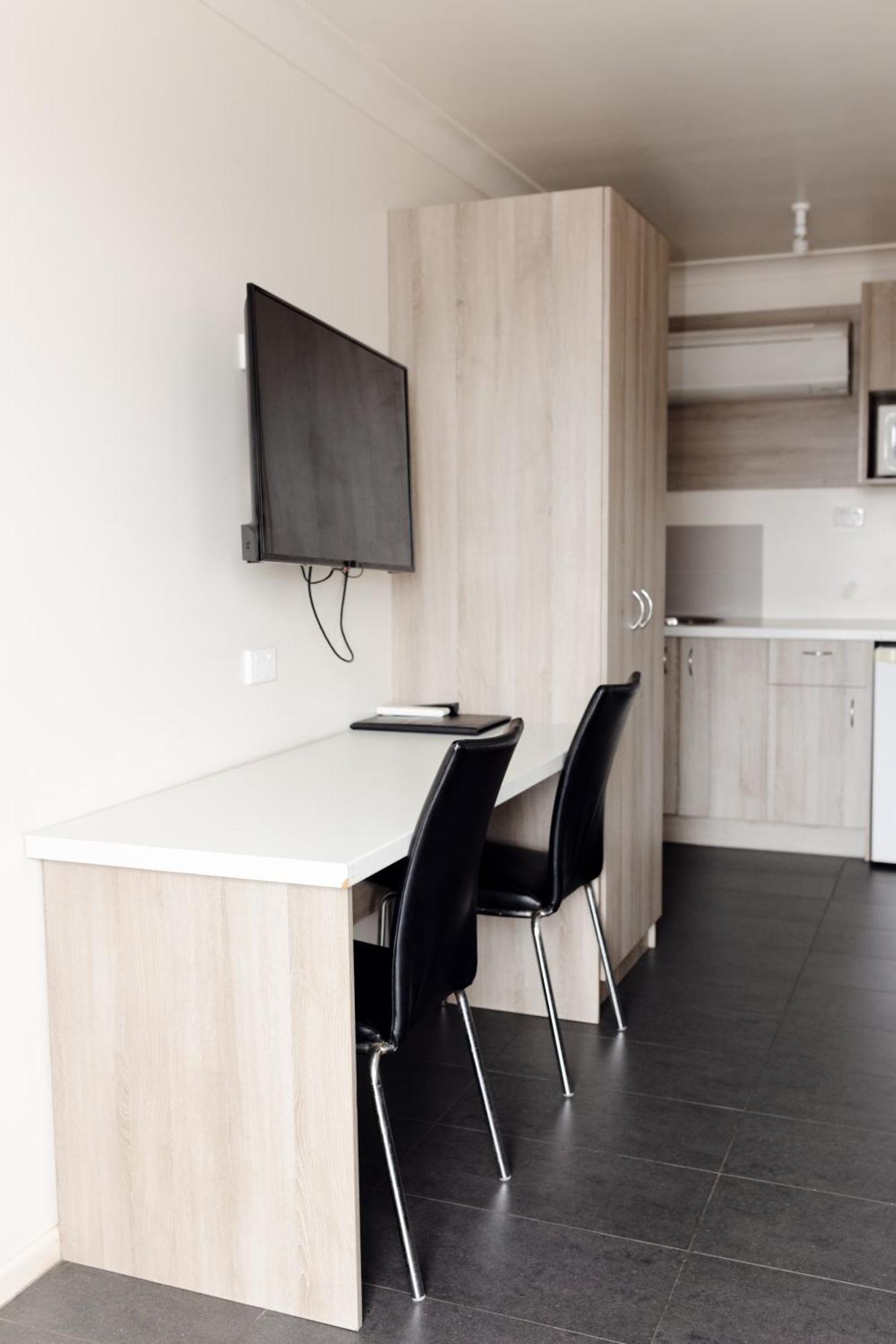 Starline Motor Inn Miles Екстериор снимка